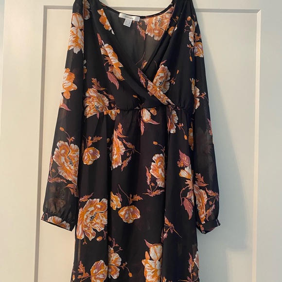 Floral long sleeve dress - Picture 2 of 4